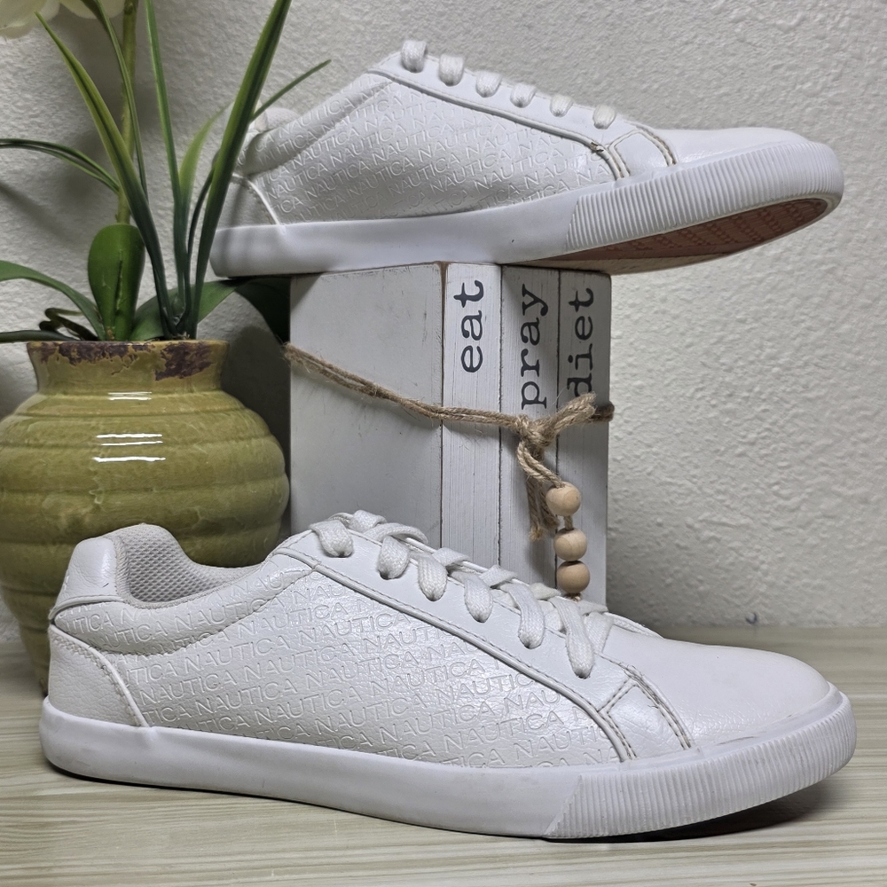 Nautica White Sneakers Sleek Minimalist Design Size 9